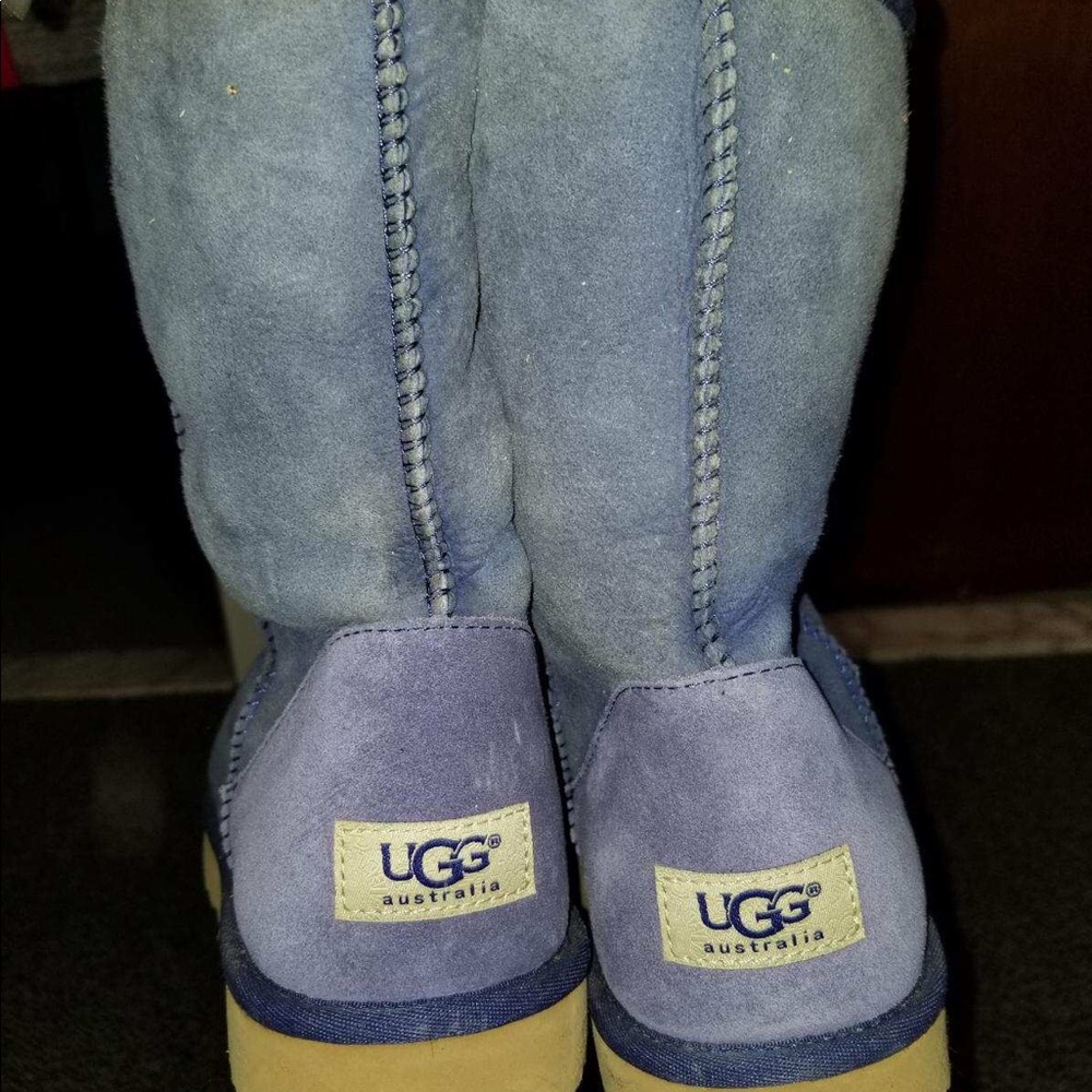 Uggs - image 1